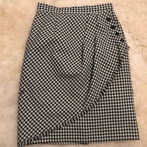 Tahari by Arthur Levine skirt size 2